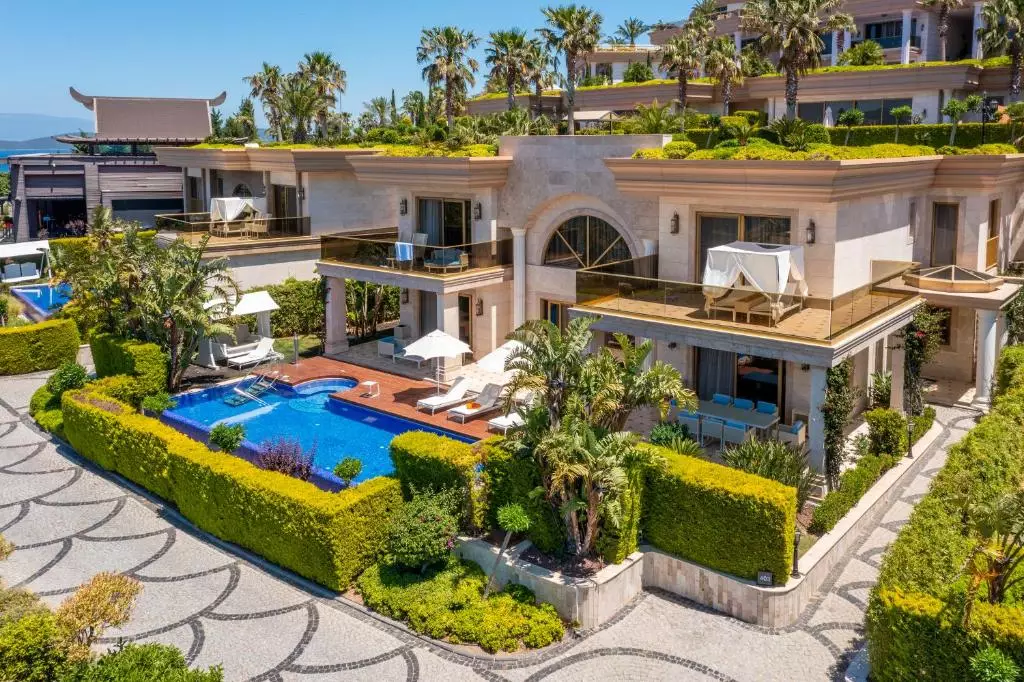 محوطه د پلازا بدروم